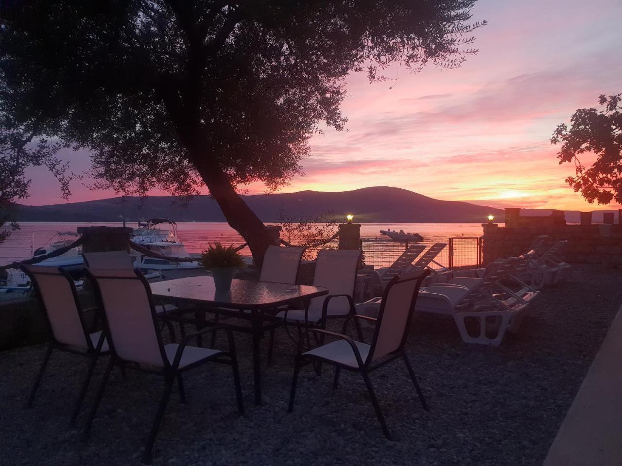 Beach Apartments Tivat Buitenkant foto